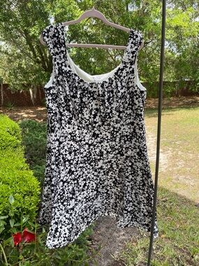 Black & White Floral Sleeveless Women’s dress
